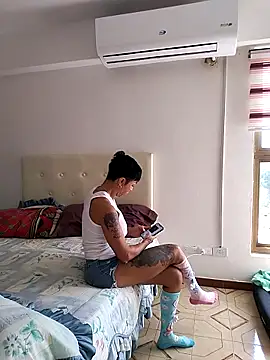 Snapshot of Alison_fitness chatting on 21, 11, 2025 Alison fitness online show from 21, 11, 2025