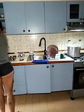 Snapshot of Alison_fitness chatting on 25, 11, 2025 Alison fitness online show from 25, 11, 2025