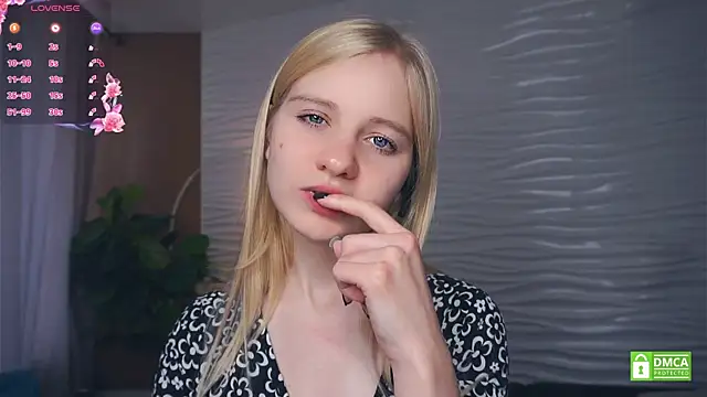 OdelinaFicken online show from 3, 10, 2025