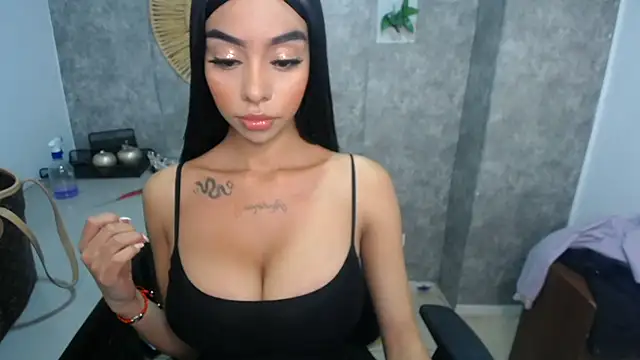 Snapshot of Tiffanny chatting on 9, 1, 2025 Tiffanny online show from 9, 1, 2025