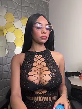 Snapshot of Tiffanny chatting on 22, 3, 2025 Tiffanny online show from 22, 3, 2025