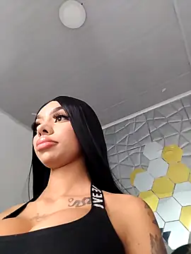 Snapshot of Tiffanny chatting on 2, 10, 2025 Tiffanny online show from 2, 10, 2025