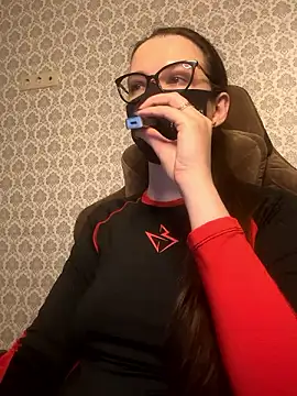 Snapshot of MoonKseni chatting on 4, 12, 2024 MoonKseni online show from 4, 12, 2024