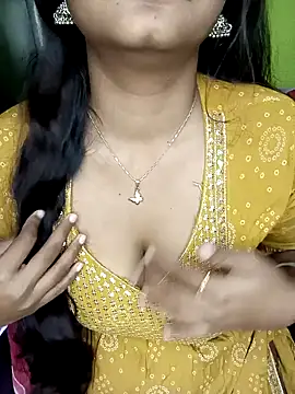 Snapshot of NOTY-LOVE-05 chatting on 8, 1, 2025 NOTY-LOVE-05 online show from 8, 1, 2025