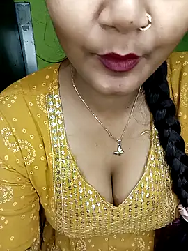 Snapshot of NOTY-LOVE-05 chatting on 8, 1, 2025 NOTY-LOVE-05 online show from 8, 1, 2025