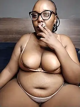 Snapshot of CHERRYYUMMY chatting on 21, 4, 2026 CHERRYYUMMY online show from 21, 4, 2026