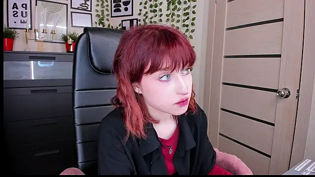 Snapshot of ElizaNik_ chatting on 12, 5, 2026 ElizaNik online show from 12, 5, 2026