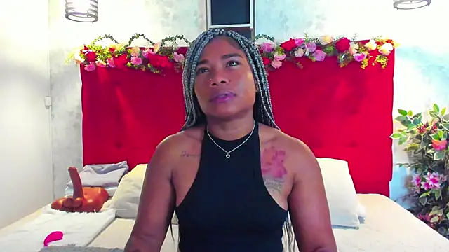 Snapshot of SilvannaFit chatting on 20, 6, 2026 SilvannaFit online show from 20, 6, 2026