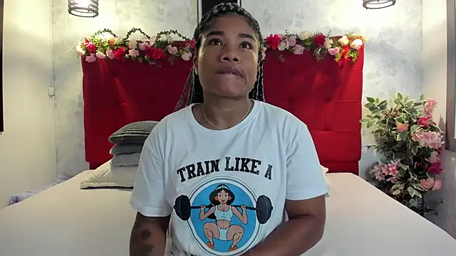 Snapshot of SilvannaFit chatting on 3, 7, 2026 SilvannaFit online show from 3, 7, 2026