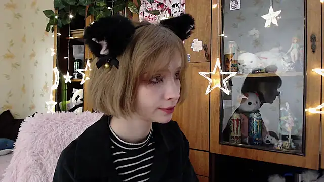 Snapshot of cloudgirrl chatting on 19, 3, 2025 cloudgirrl online show from 19, 3, 2025