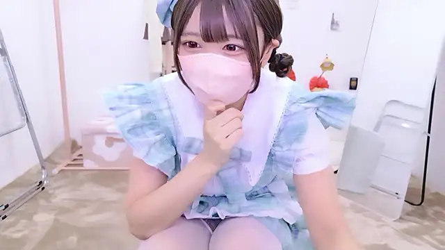 Snapshot of aki_zzz chatting on 17, 4, 2026 aki zzz online show from 17, 4, 2026