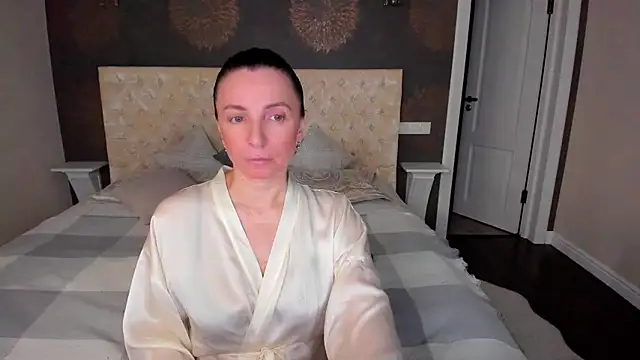 Snapshot of AllisonWilliams chatting on 13, 12, 2024 AllisonWilliams online show from 13, 12, 2024