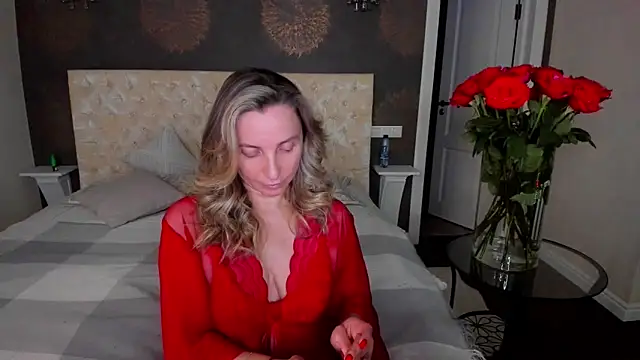 Snapshot of AllisonWilliams chatting on 15, 2, 2025 AllisonWilliams online show from 15, 2, 2025