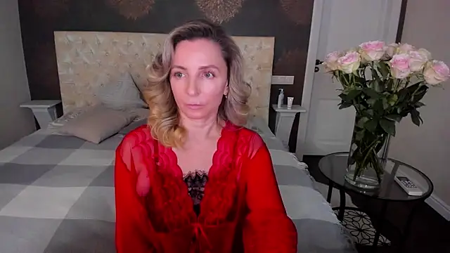 Snapshot of AllisonWilliams chatting on 2, 10, 2025 AllisonWilliams online show from 2, 10, 2025