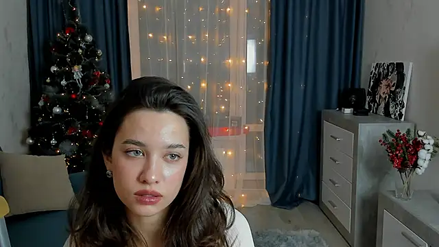 Snapshot of EmeliaReaper chatting on 17, 2, 2025 EmeliaReaper online show from 17, 2, 2025