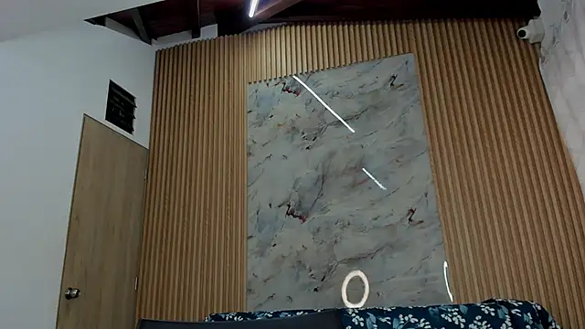 Any topless online show from 16, 11, 2025