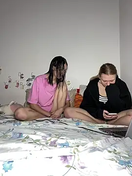 Snapshot of ella_grays chatting on 19, 5, 2026 ella grays online show from 19, 5, 2026