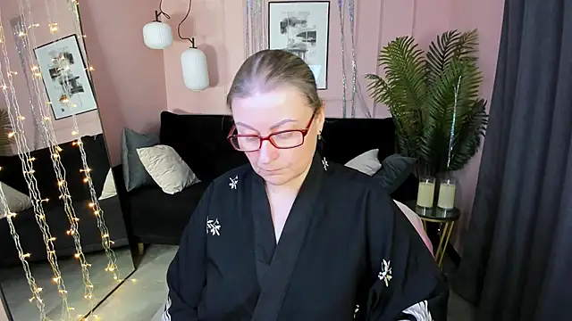 AlexandraKind online show from 9, 1, 2026