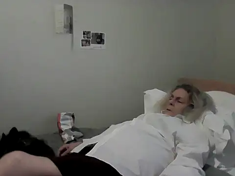 housewife shantie online show from 1, 2, 2026