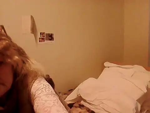 housewife shantie online show from 6, 3, 2026