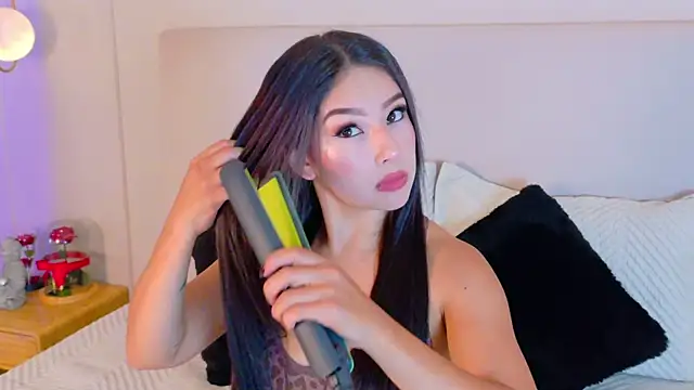 Snapshot of EymiCuper chatting on 22, 12, 2025 EymiCuper online show from 22, 12, 2025