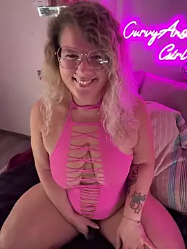 Snapshot of CurvyAnonymousGirl89 chatting on 15, 10, 2025 CurvyAnonymousGirl89 online show from 15, 10, 2025