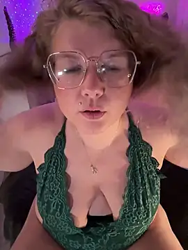 CurvyAnonymousGirl89 online show from 11, 2, 2026