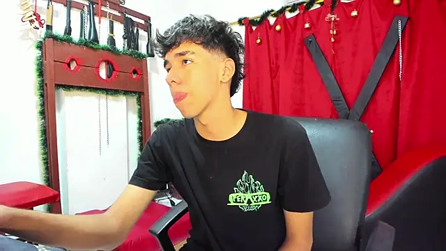 Snapshot of Harry_LatinBoy chatting on 16, 12, 2024 Harry LatinBoy online show from 16, 12, 2024