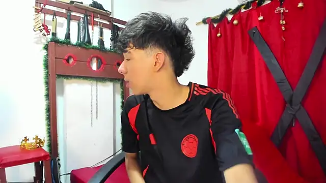 Snapshot of Harry_LatinBoy chatting on 16, 12, 2024 Harry LatinBoy online show from 16, 12, 2024