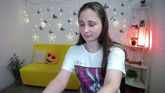 Snapshot of MichelLeee chatting on 6, 5, 2026 MichelLeee online show from 6, 5, 2026