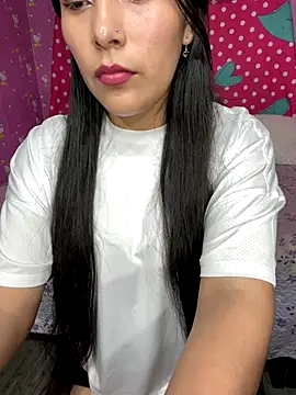 Snapshot of Velyn_18 chatting on 25, 11, 2025 Velyn 18 online show from 25, 11, 2025