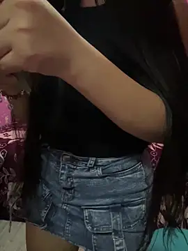 Snapshot of Velyn_18 chatting on 17, 12, 2025 Velyn 18 online show from 17, 12, 2025