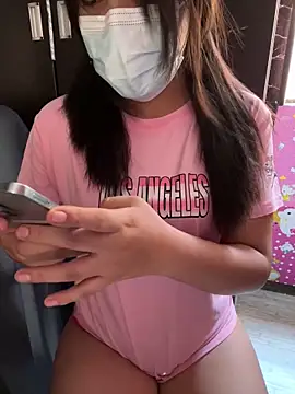 Snapshot of Velyn_18 chatting on 5, 2, 2026 Velyn 18 online show from 5, 2, 2026