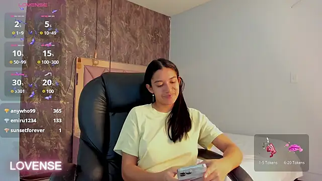 SKYLERWHIITEE online show from 6, 2, 2025