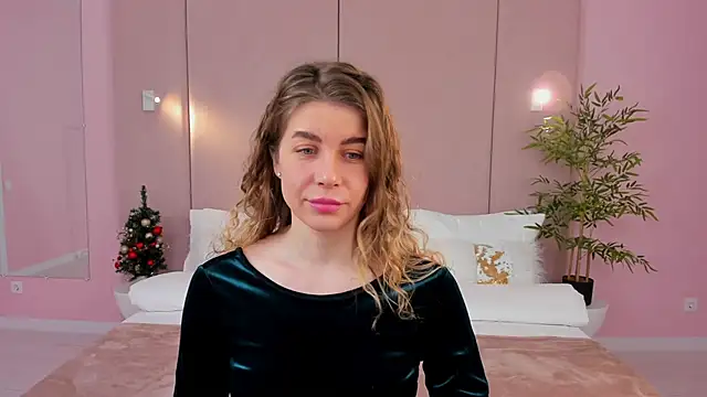 VikkiStorm online show from 6, 12, 2024