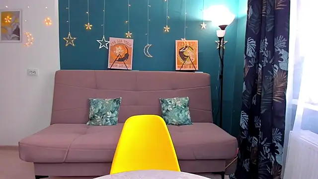 Snapshot of Xloe_Queen chatting on 25, 12, 2024 Xloe Queen online show from 25, 12, 2024