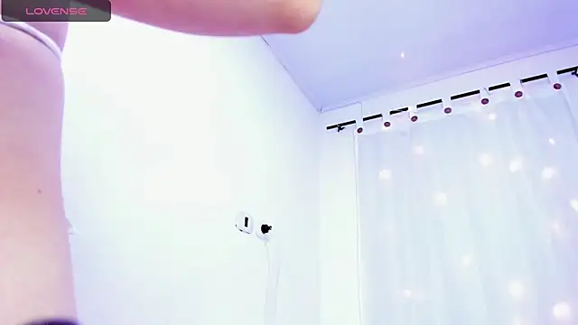 Aria uwu online show from 4, 2, 2025