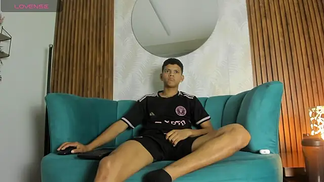 Snapshot of Jeffry_wolvess chatting on 5, 3, 2025 Jeffry wolvess online show from 5, 3, 2025