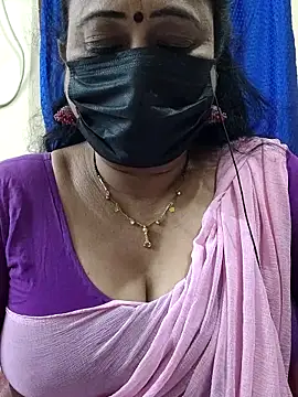 Snapshot of rekha_naier chatting on 17, 12, 2025 rekha naier online show from 17, 12, 2025