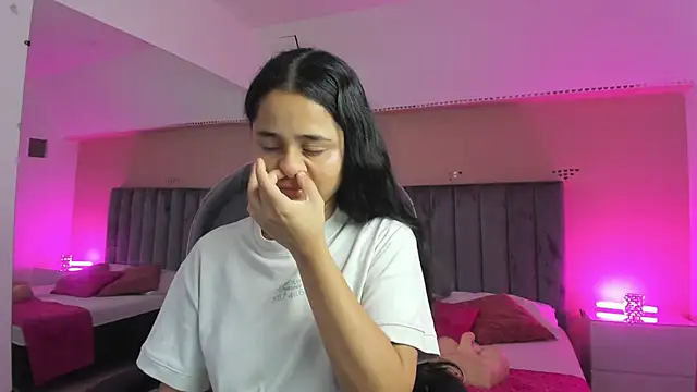 Giselle Roldan online show from 10, 4, 2026