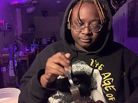 Snapshot of BigKittyRaven chatting on 12, 2, 2025 BigKittyRaven online show from 12, 2, 2025