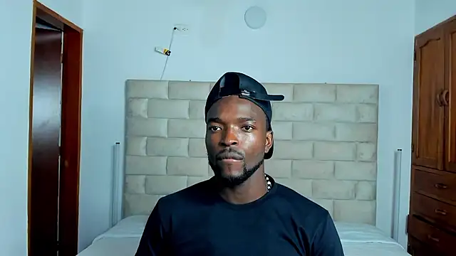 Snapshot of Dylan_Taylor chatting on 18, 1, 2026 Dylan Taylor online show from 18, 1, 2026