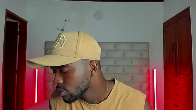 Snapshot of Dylan_Taylor chatting on 13, 2, 2026 Dylan Taylor online show from 13, 2, 2026