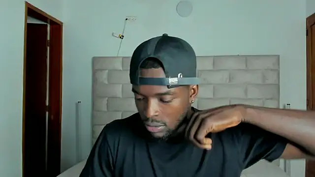 Snapshot of Dylan_Taylor chatting on 14, 2, 2026 Dylan Taylor online show from 14, 2, 2026