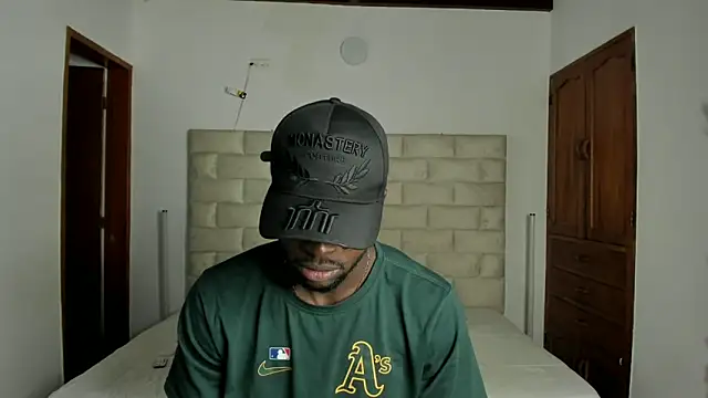 Snapshot of Dylan_Taylor chatting on 15, 2, 2026 Dylan Taylor online show from 15, 2, 2026