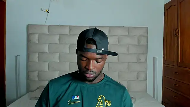 Snapshot of Dylan_Taylor chatting on 15, 2, 2026 Dylan Taylor online show from 15, 2, 2026