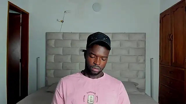 Snapshot of Dylan_Taylor chatting on 23, 2, 2026 Dylan Taylor online show from 23, 2, 2026