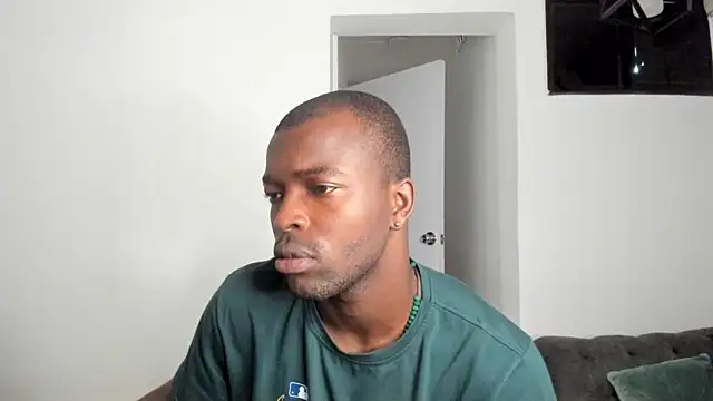 Snapshot of Dylan_Taylor chatting on 16, 4, 2026 Dylan Taylor online show from 16, 4, 2026