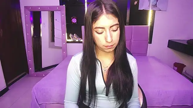 Snapshot of Angela_Diaz_ chatting on 4, 2, 2025 Angela Diaz online show from 4, 2, 2025