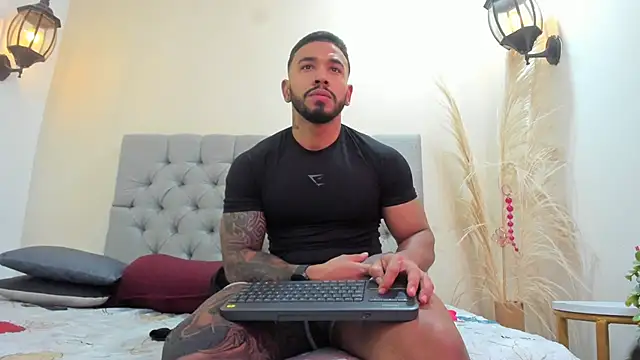 Snapshot of bruno_miller_ chatting on 27, 5, 2026 bruno miller online show from 27, 5, 2026